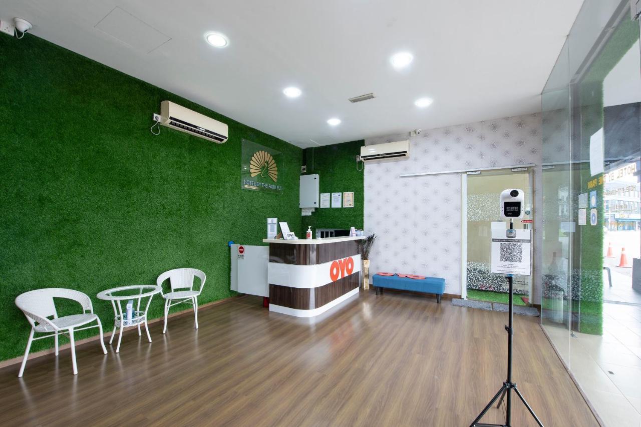 Oyo 90231 Hotel By The Park Plt Τζόχορ Μπάχρου Εξωτερικό φωτογραφία