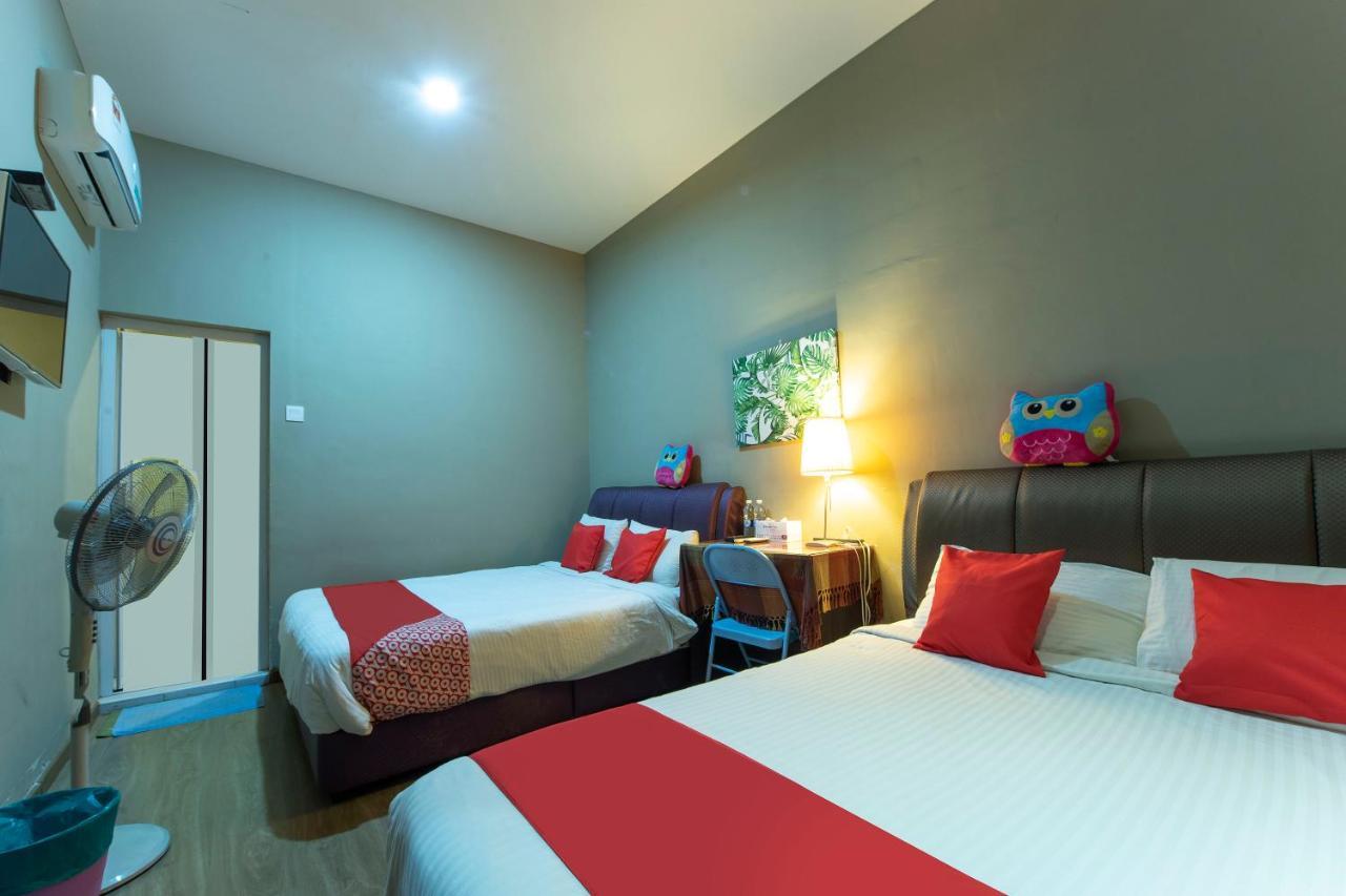 Oyo 90231 Hotel By The Park Plt Τζόχορ Μπάχρου Εξωτερικό φωτογραφία