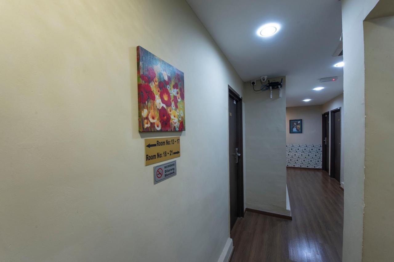 Oyo 90231 Hotel By The Park Plt Τζόχορ Μπάχρου Εξωτερικό φωτογραφία