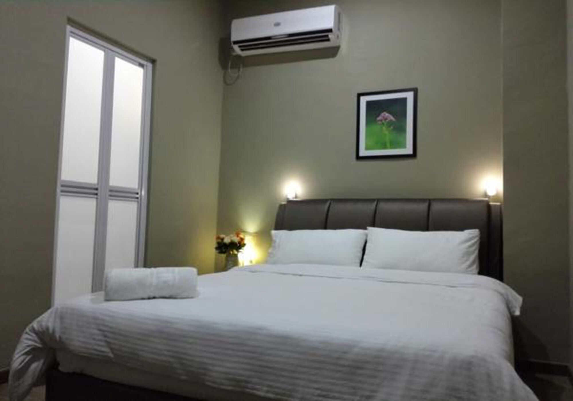 Oyo 90231 Hotel By The Park Plt Τζόχορ Μπάχρου Εξωτερικό φωτογραφία